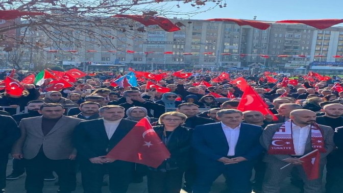 Binlerce vatandaş sokağa döküldü! Teröre lanet yürüyüşü yaptı