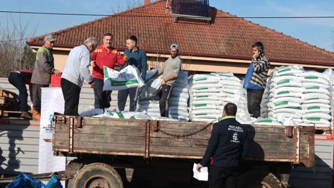 Büyükşehirden çiftçilere yüzde 50 hibeli gübre desteği