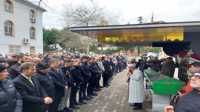 Cemal Kaplanın annesi son yolculuğuna uğurlandı