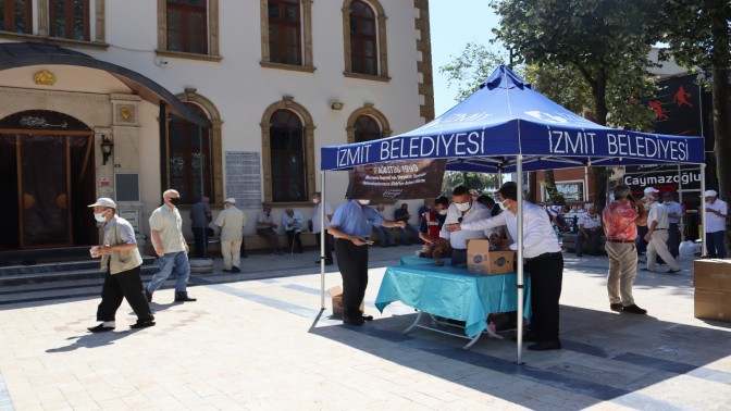 İzmit Belediyesi, Marmara Depremi şehitleri için mevlit okuttu