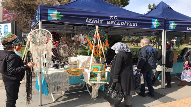 İzmit Belediyesinden Sevgililer Gününe Özel El Emeği Sergisi