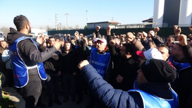 Kışlık kıyafet isteyen işçilerin yemekleri kesildi, servisleri iptal edildi iddiası