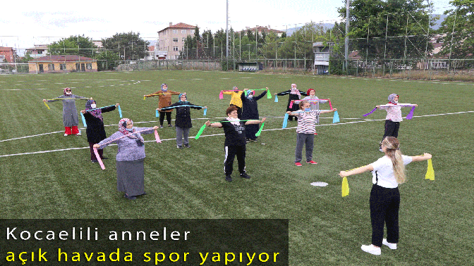 Kocaelili anneler açık havada spor yapıyor