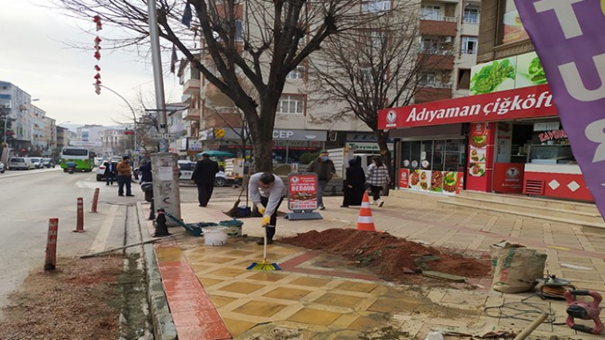 Körfez’de bozulan parke taşları yenileniyor