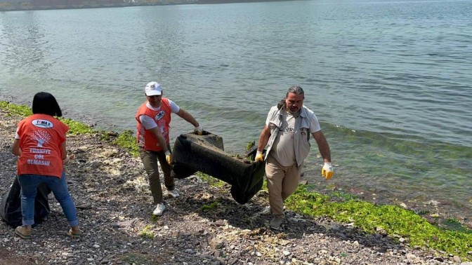 Körfez sahillerinde ‘çevre’ temizliği