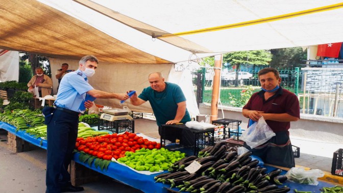 Körfezde pazarcı esnafına ücretsiz maske