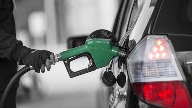 Son 1 yılda benzine yüzde 111, motorine yüzde 133 zam