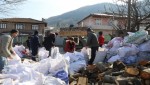 Kartepelilerin odunlarını İzmit Belediyesi götürüyor